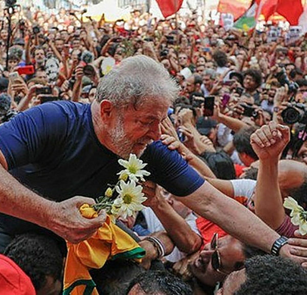 ES NECESARIO MOVILIZAR Lula a las organizaciones populares: “Vosotros tendrán que luchar mucho”