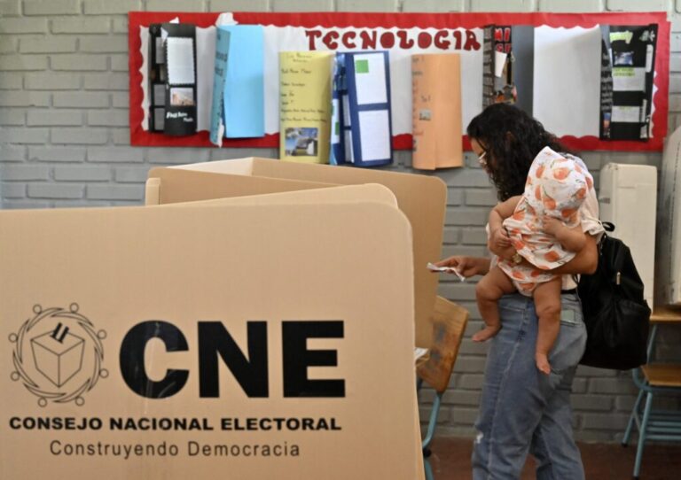 Forças Armadas ameaçam partidos que denunciam golpe em Honduras