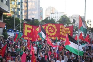 Um final de ano com muita festa e teoria marxista